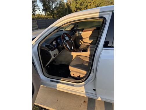 2011 Chrysler 300C Base