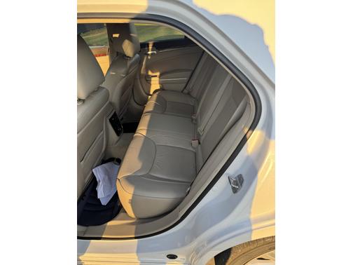 2011 Chrysler 300C Base