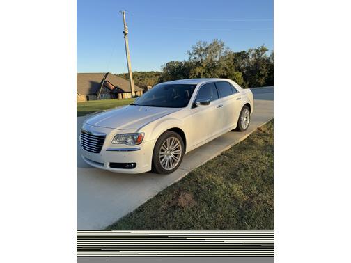 2011 Chrysler 300C Base