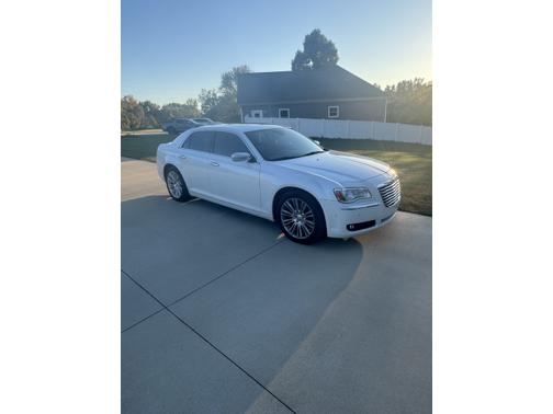 2011 Chrysler 300C Base