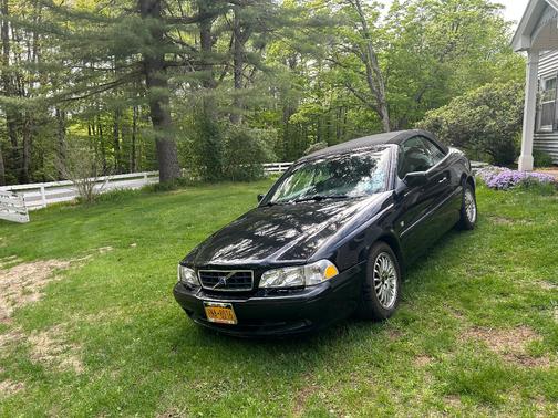 Black 2004 Volvo C70 LT