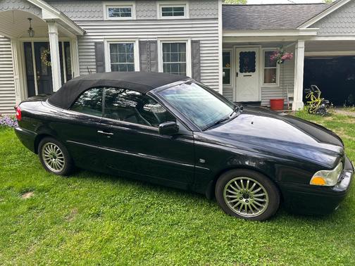 Black 2004 Volvo C70 LT