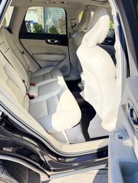 2019 Volvo XC60 T5 Momentum