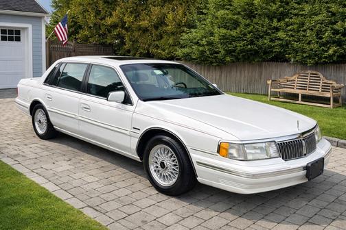 1993 Lincoln Continental Executive