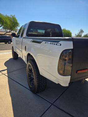 White 2002 Ford F-150 XLT SuperCab