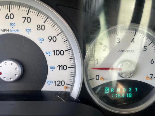 Red 2006 Dodge Durango SLT