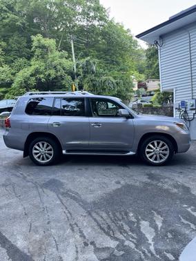 2011 Lexus LX 570 Base