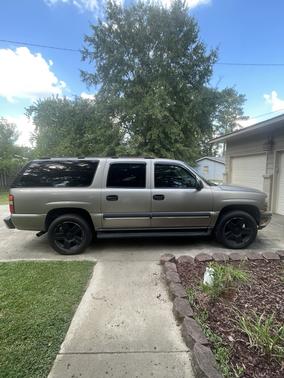 Beige 2003 Chevrolet Suburban 1500 LS