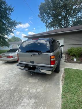 Beige 2003 Chevrolet Suburban 1500 LS