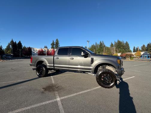 Gray 2019 Ford F-250 Lariat