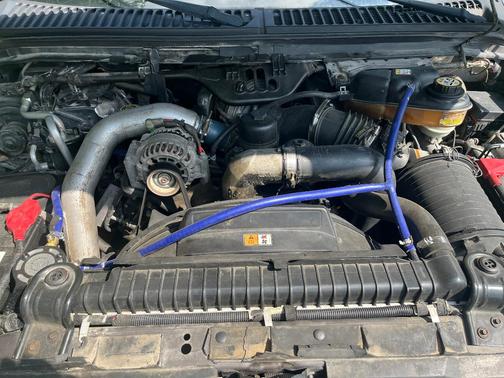 Silver 2005 Ford F-250 Lariat Crew Cab Super Duty