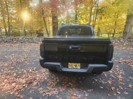 Black 2018 Toyota Tacoma SR5