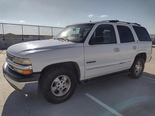 White 2002 Chevrolet Tahoe LT