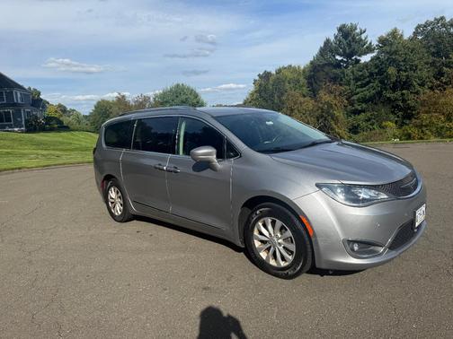 Gray 2018 Chrysler Pacifica Touring-L
