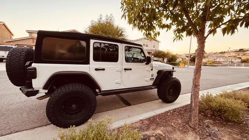 White 2018 Jeep Wrangler Unlimited Rubicon