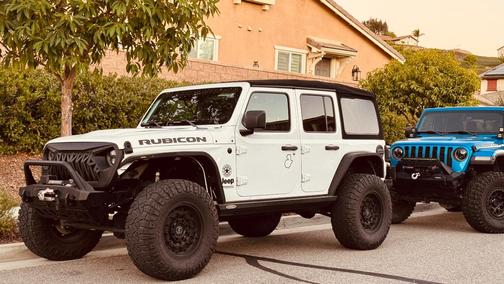 White 2018 Jeep Wrangler Unlimited Rubicon