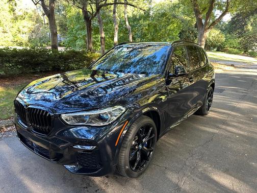 Black 2022 BMW X5 PHEV xDrive45e