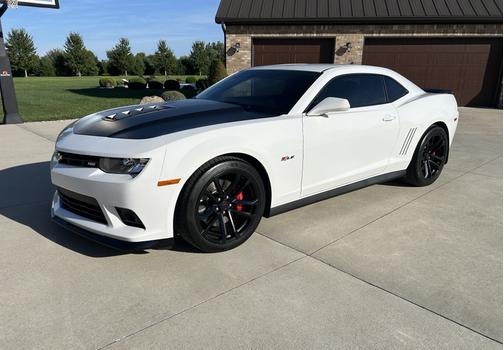 White 2014 Chevrolet Camaro 1SS