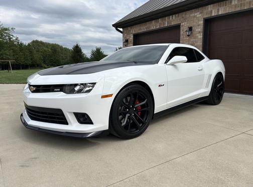 White 2014 Chevrolet Camaro 1SS
