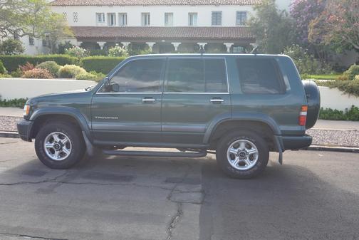 Green 1998 Isuzu Trooper S