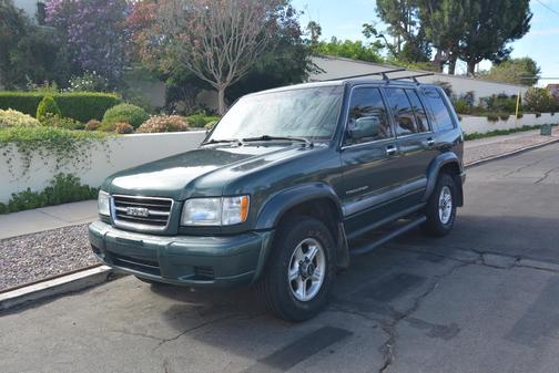 Green 1998 Isuzu Trooper S