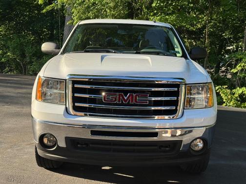 White 2012 GMC Sierra 1500 SLE