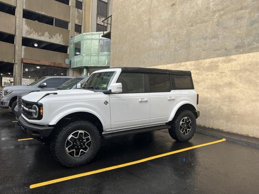 White 2022 Ford Bronco Outer Banks
