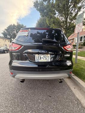 Black 2015 Ford Escape SE