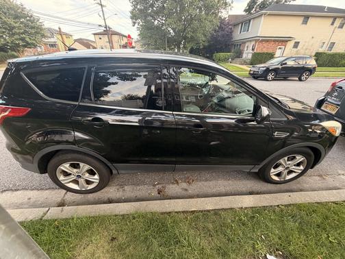 Black 2015 Ford Escape SE