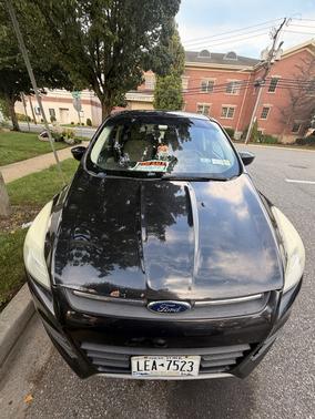 Black 2015 Ford Escape SE