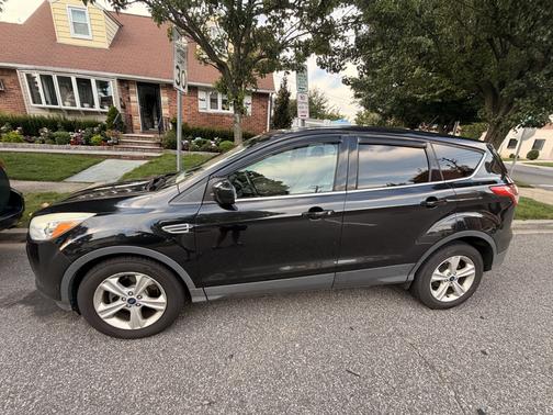 Black 2015 Ford Escape SE
