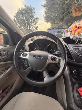 Black 2015 Ford Escape SE