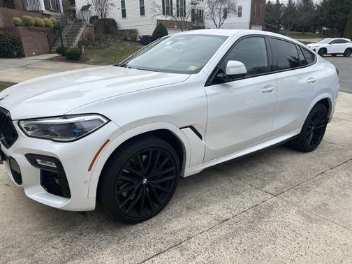 2021 BMW X6 M50i