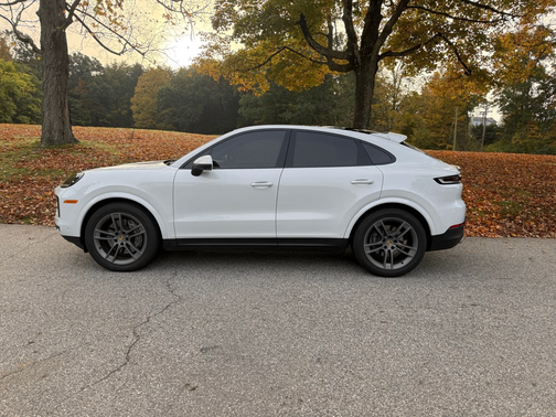White 2024 Porsche Cayenne Cayenne