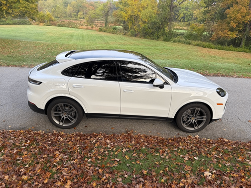 White 2024 Porsche Cayenne Cayenne