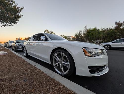 White 2013 Audi S8 4.0T