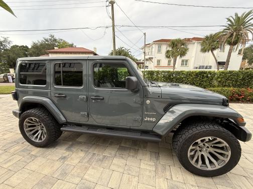2024 Jeep Wrangler Sahara
