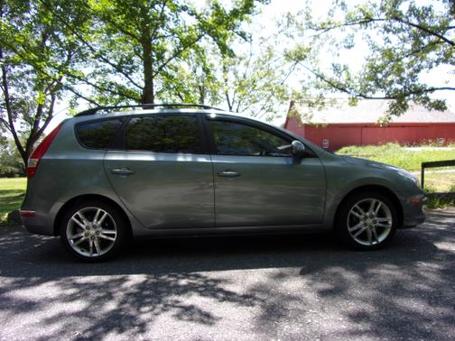 2010 Hyundai Elantra Touring SE