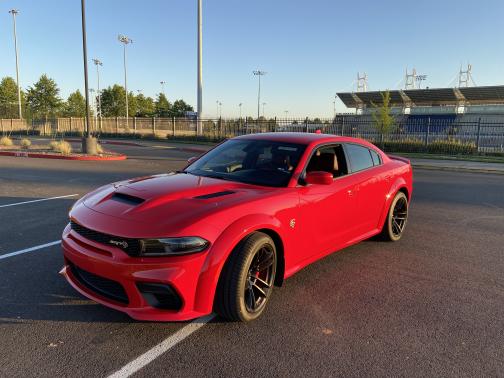 Photo 4 of 7 of 2022 Dodge Charger SRT Hellcat Widebody