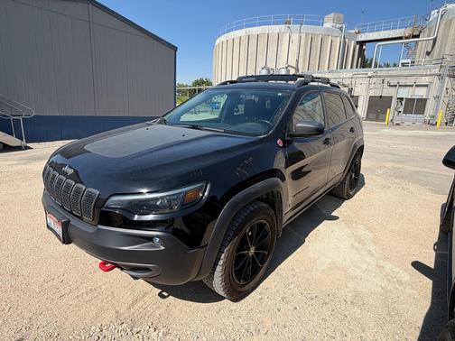 Black 2020 Jeep Cherokee Trailhawk