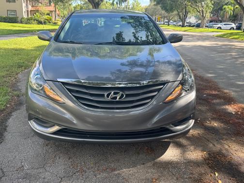 2012 Hyundai SONATA GLS