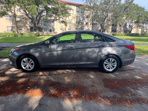 2012 Hyundai SONATA GLS