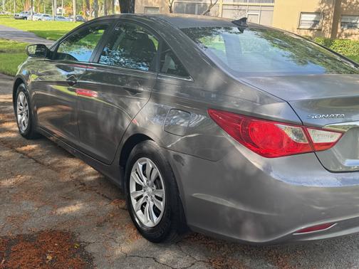 2012 Hyundai SONATA GLS