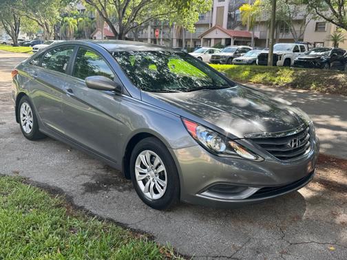 2012 Hyundai SONATA GLS