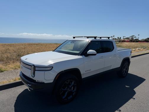 White 2023 Rivian R1T Adventure Performance Dual-Motor Large Package