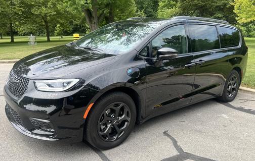 Black 2024 Chrysler Pacifica Hybrid Premium S Appearance Pkg