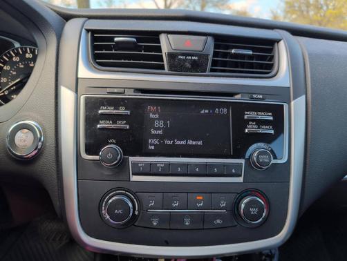 White 2018 Nissan Altima 2.5 S