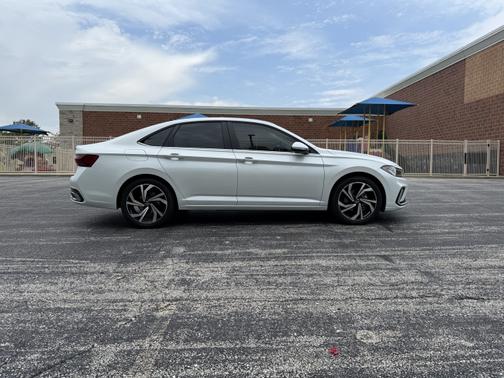 2025 Volkswagen Jetta SEL