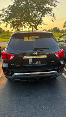 Black 2018 Nissan Pathfinder SV