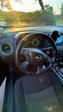 Black 2018 Nissan Pathfinder SV